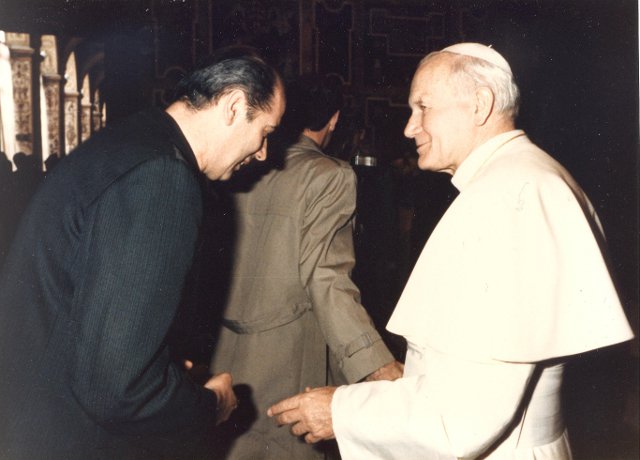Heruasgeber mit Johannes Paul II.